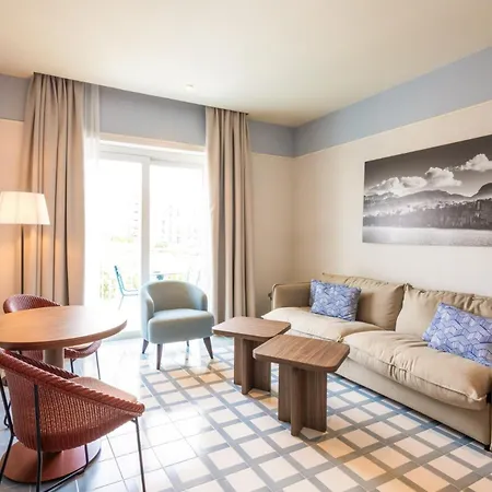 Plaza Hotel 4*