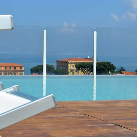 Plaza 4* Sorrento