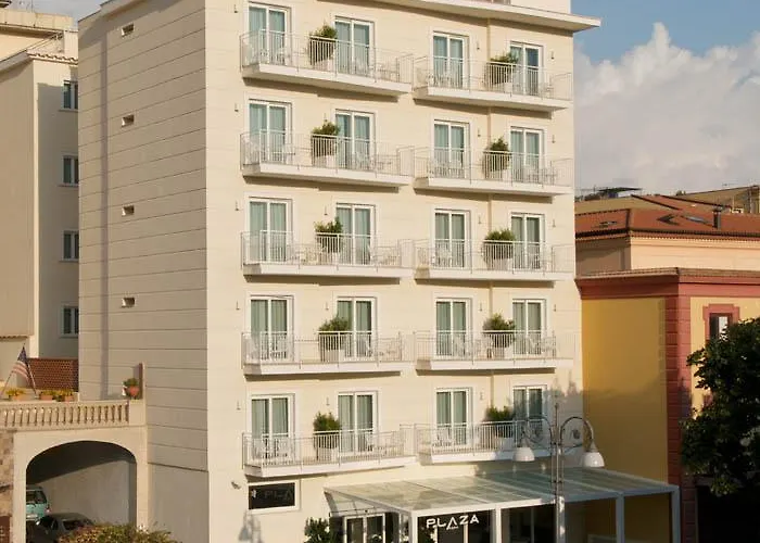 Plaza 4*