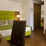 Plaza Отель 4*