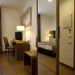 Plaza Отель 4*